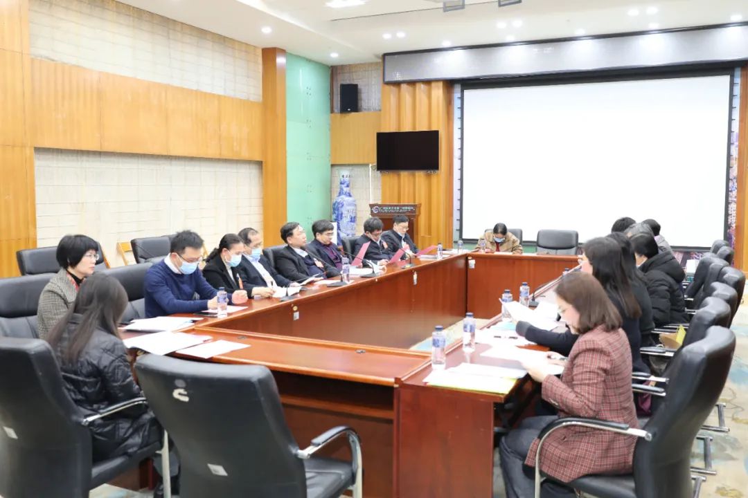 保持定力 激发活力 增强动力 在守正创新中推进文化建设